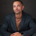 Profile picture of Robert Holmes
